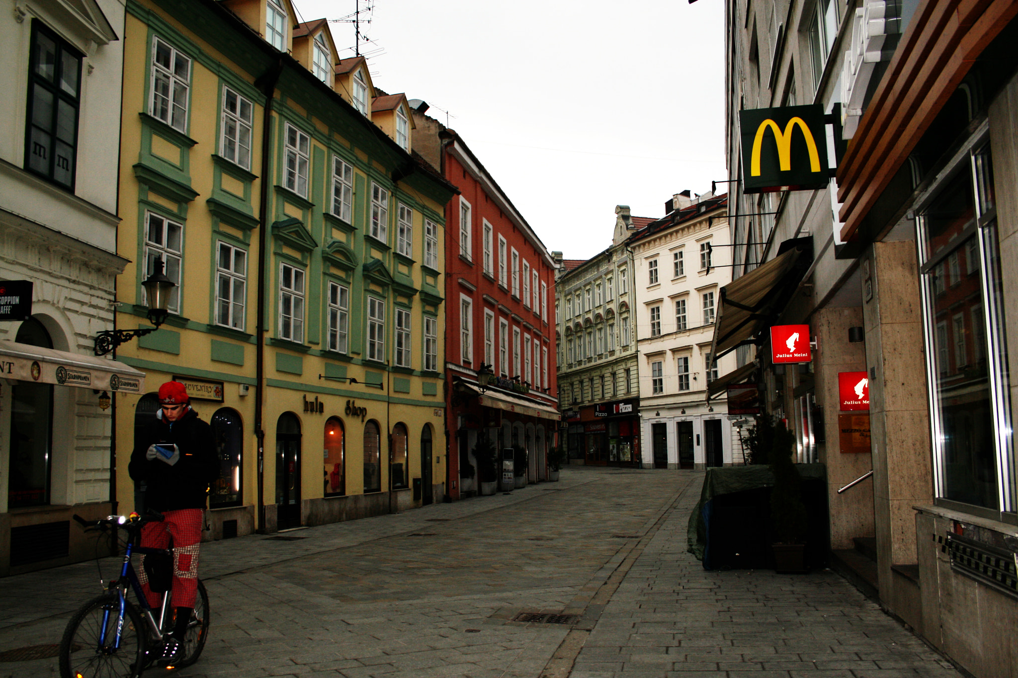 Canon EF-S 18-55mm f/3.5-5.6 USM sample photo. Stare mesto bratislava slovensko photography