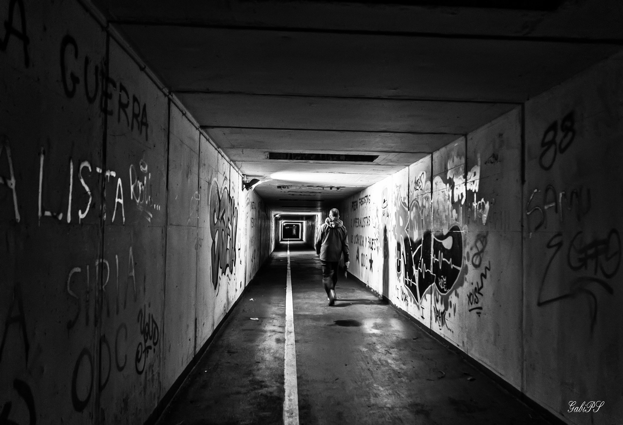 Nikon D5100 sample photo. The tunnel photography