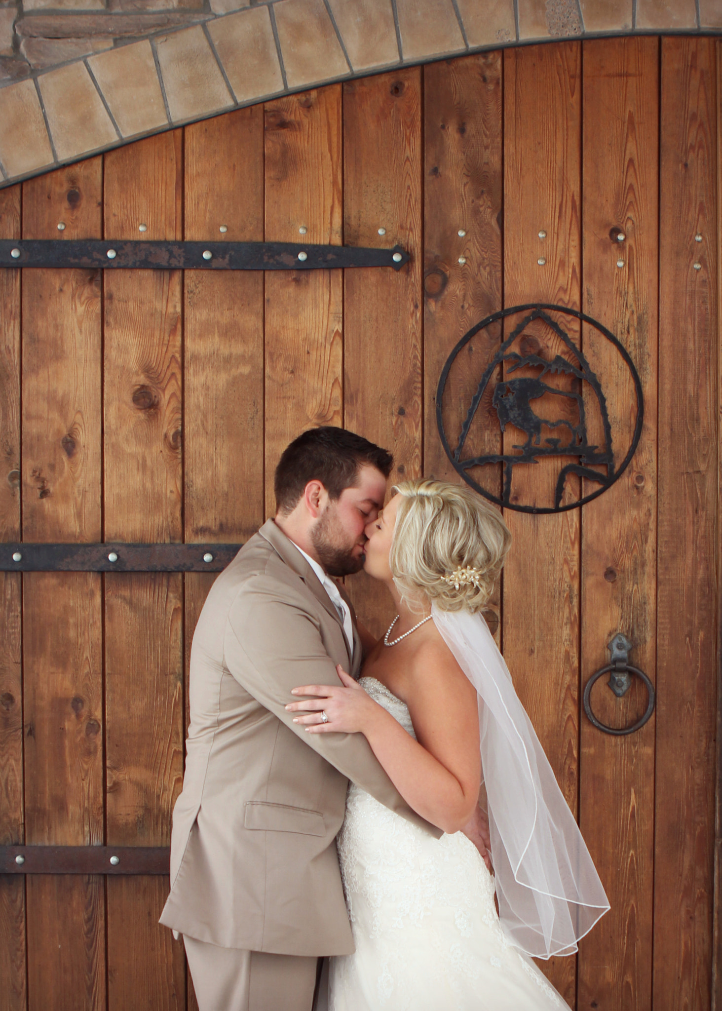 Canon EF 24-70mm F2.8L USM sample photo. First kiss photography
