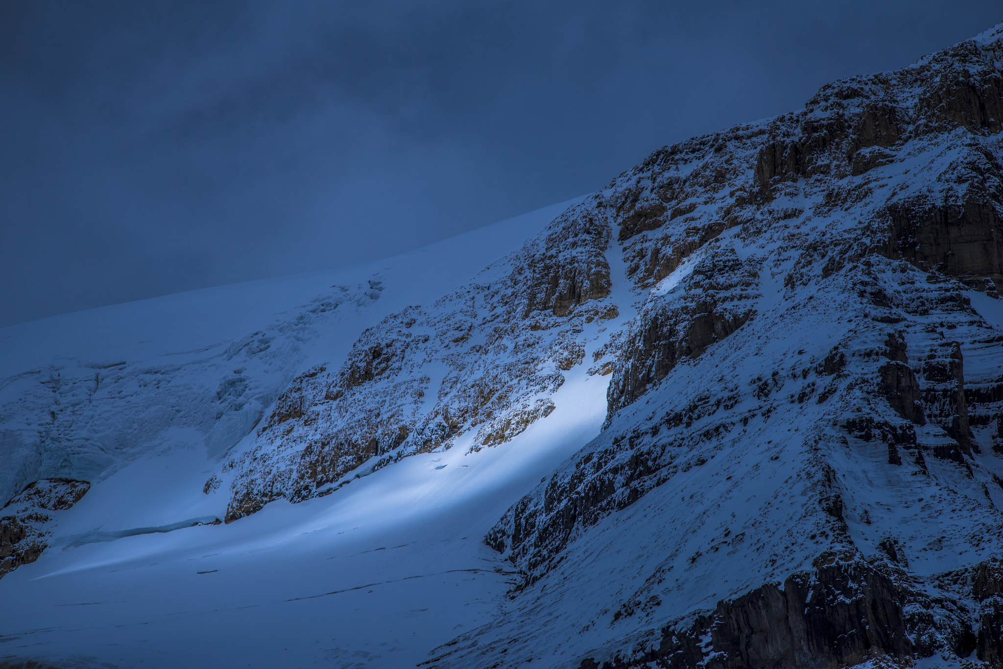 Nikon Nikkor AF-S 300mm F4E PF ED VR sample photo. Light and ice photography