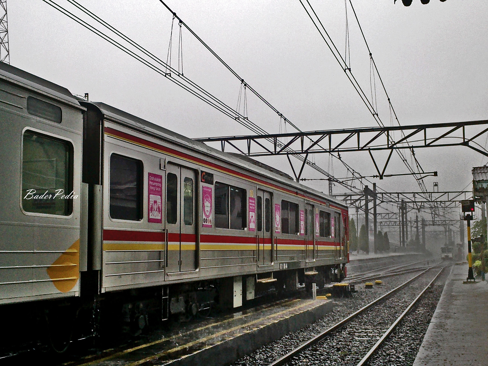 Nokia C5-03 sample photo. Indonesian railways 7 photography