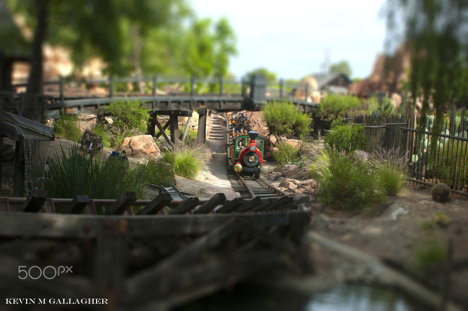 Nikon D70s sample photo. Big thunder mountail railroad in miniature o photography