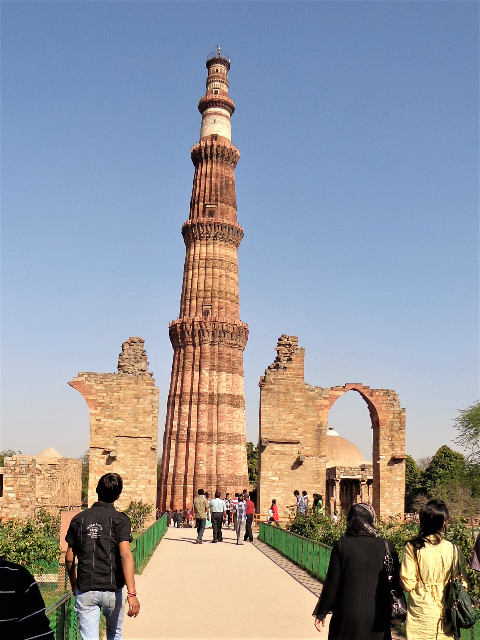 Sony Cyber-shot DSC-H90 sample photo. Qutub minar photography