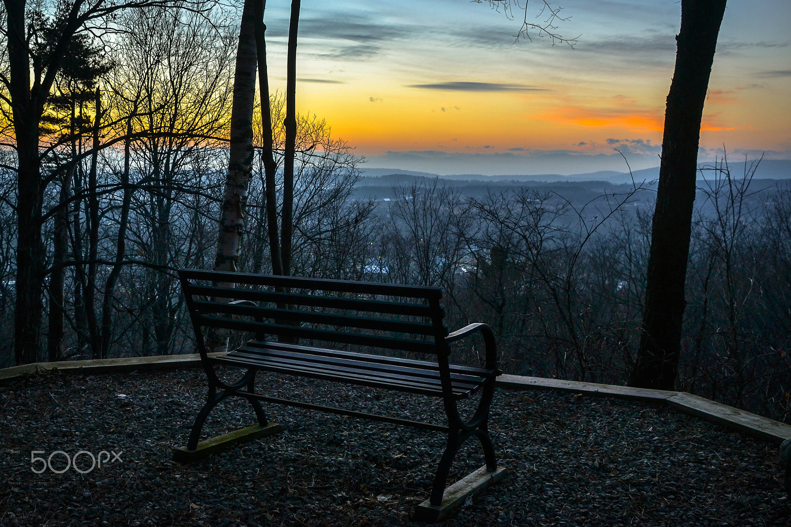 Nikon D3100 + Nikon AF-S DX Nikkor 18-135mm F3.5-5.6G ED-IF sample photo. Bench with a view photography