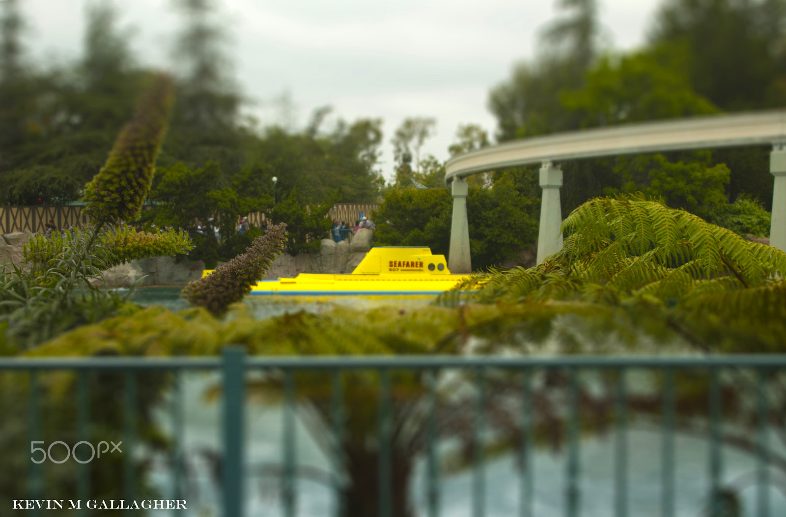 Nikon D70s sample photo. Submarine ride o photography
