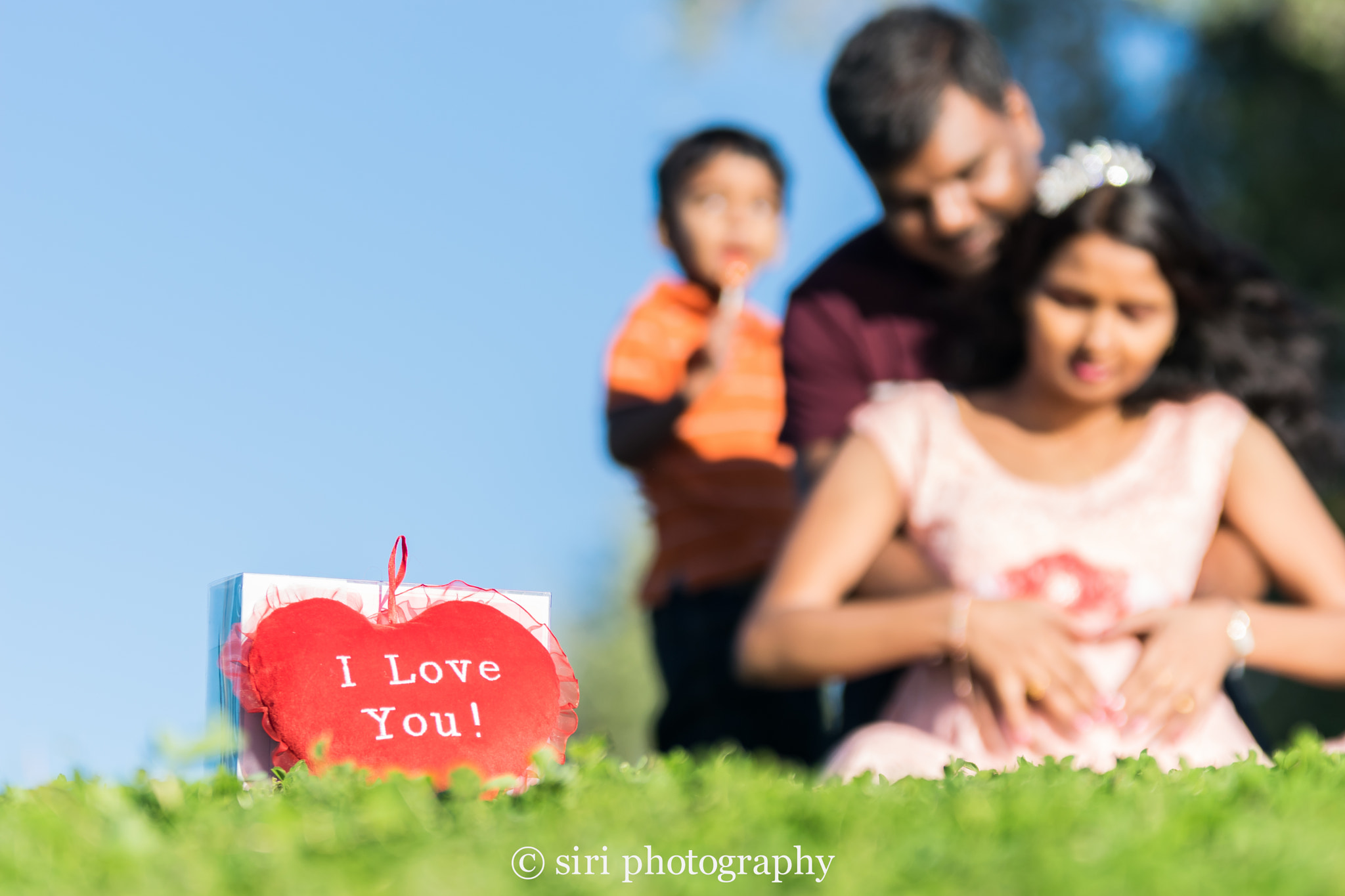 Nikon D5300 + Sigma 70-200mm F2.8 EX DG OS HSM sample photo. Maternity photography