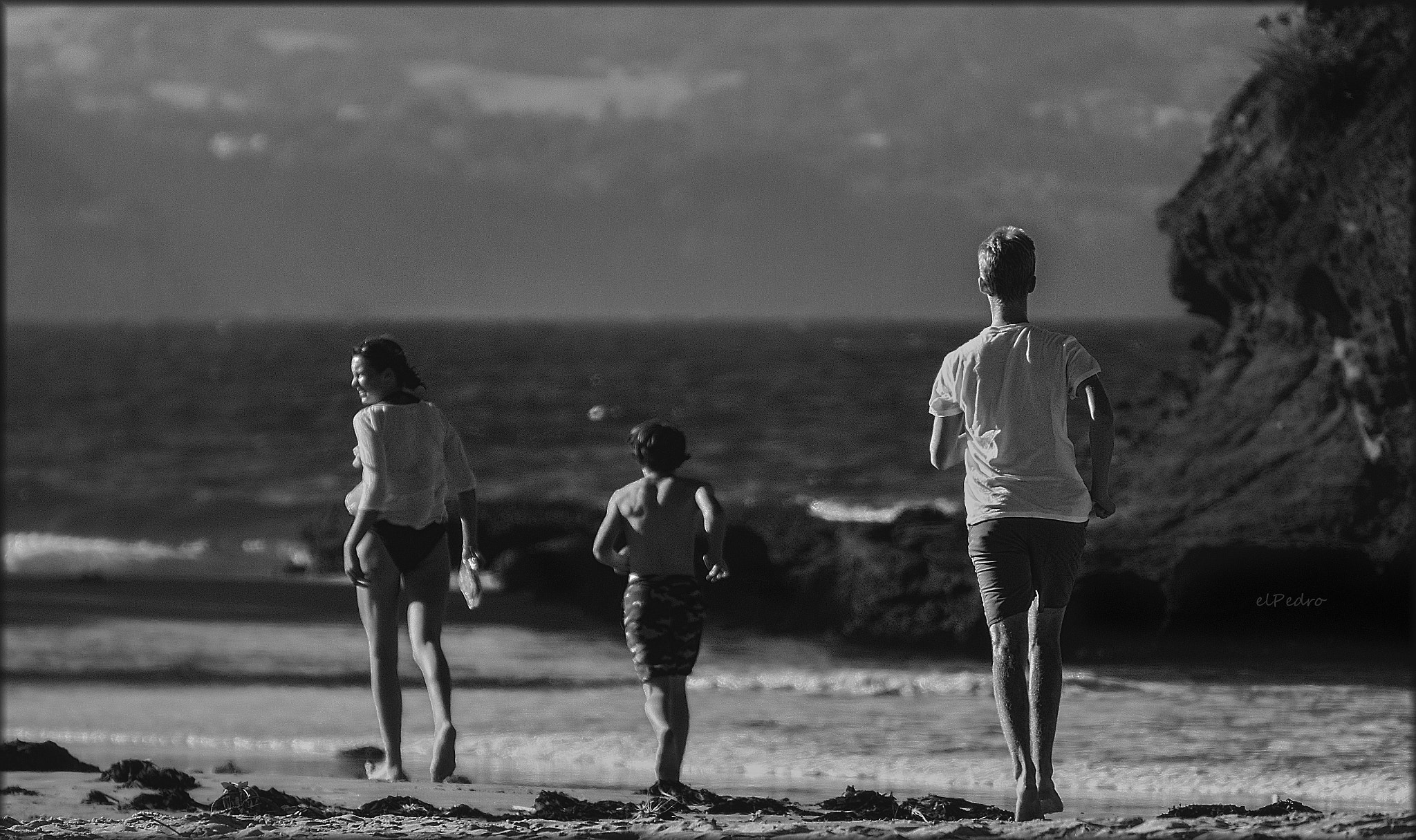 Canon EOS 700D (EOS Rebel T5i / EOS Kiss X7i) + Tamron SP 35mm F1.8 Di VC USD sample photo. Exploring tawharanui beach new zealand photography