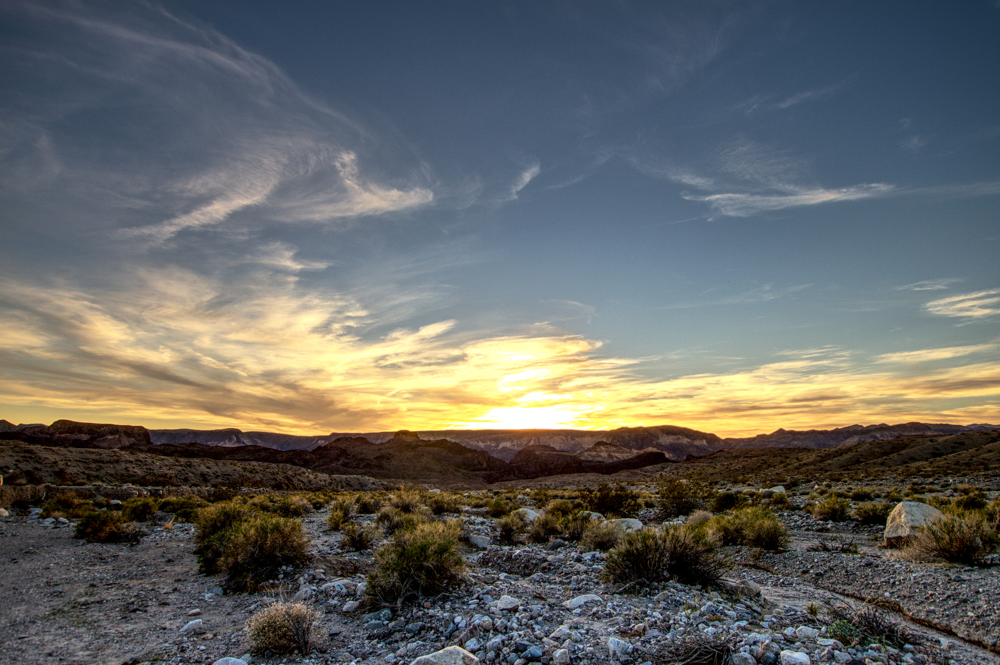 Canon EOS 500D (EOS Rebel T1i / EOS Kiss X3) + Sigma 10-20mm F3.5 EX DC HSM sample photo. Desert sunset photography
