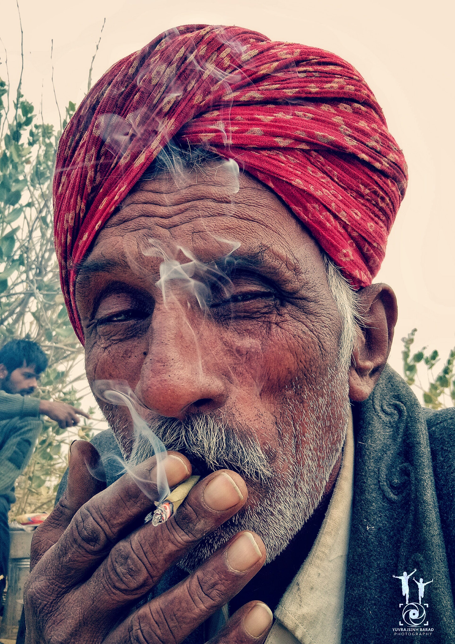 OPPO X9009 sample photo. Smoking man  photography