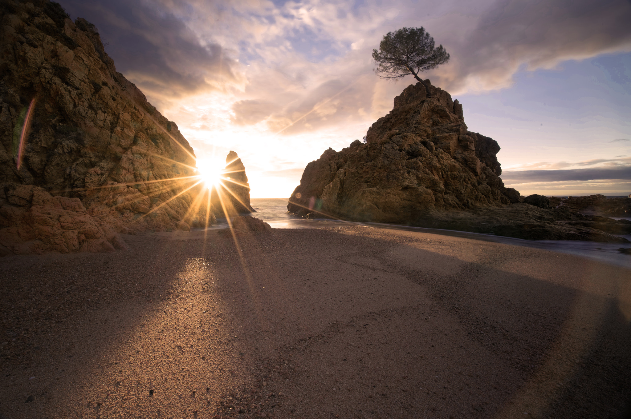 Sony Vario-Tessar T* FE 16-35mm F4 ZA OSS sample photo. Playa menuda photography