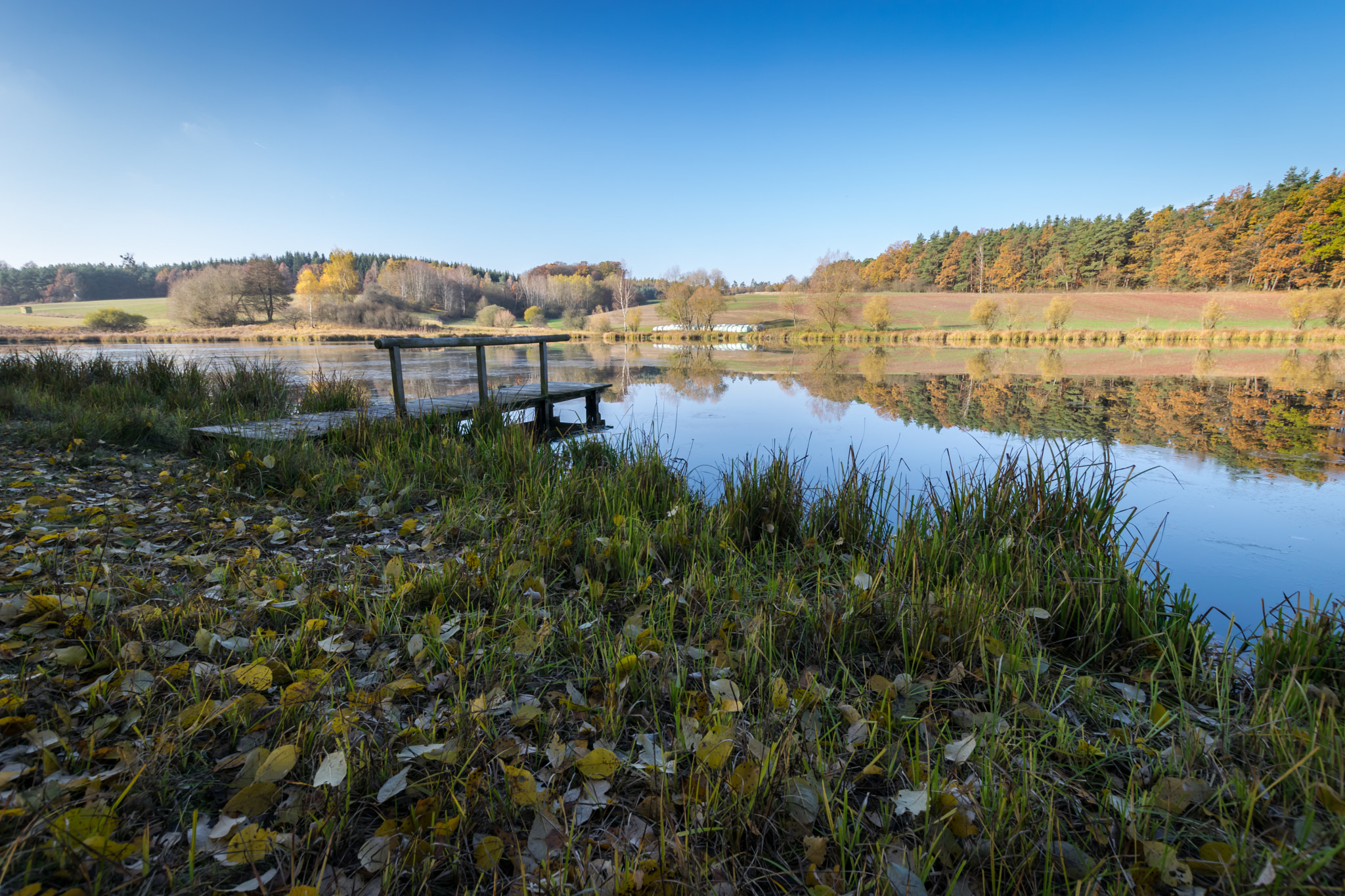 Nikon D3300 + Sigma 10-20mm F3.5 EX DC HSM sample photo. Bridge on the lake photography