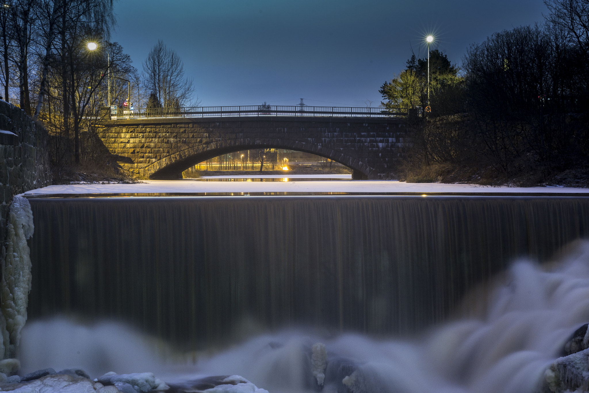 Leica APO-Summicron-M 50mm F2 ASPH sample photo. Helsinki bridge at night photography