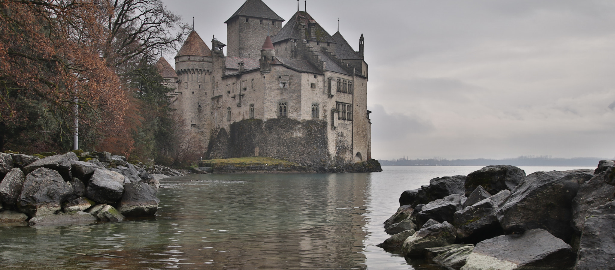 Sigma 10-20mm F3.5 EX DC HSM sample photo. Chillon castle photography
