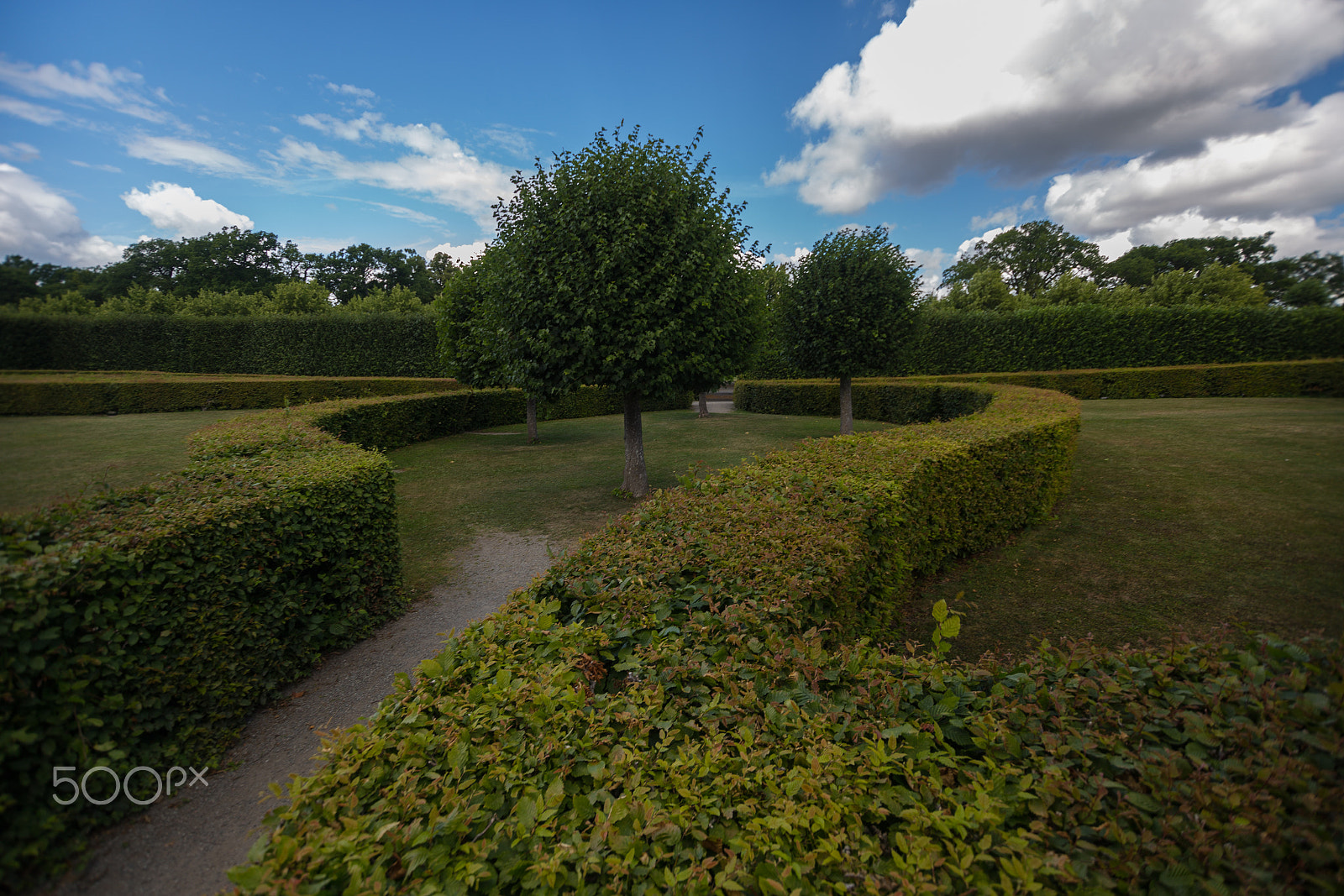 Sigma 10-20mm F3.5 EX DC HSM sample photo. The magnificent gardens of the royal palace photography