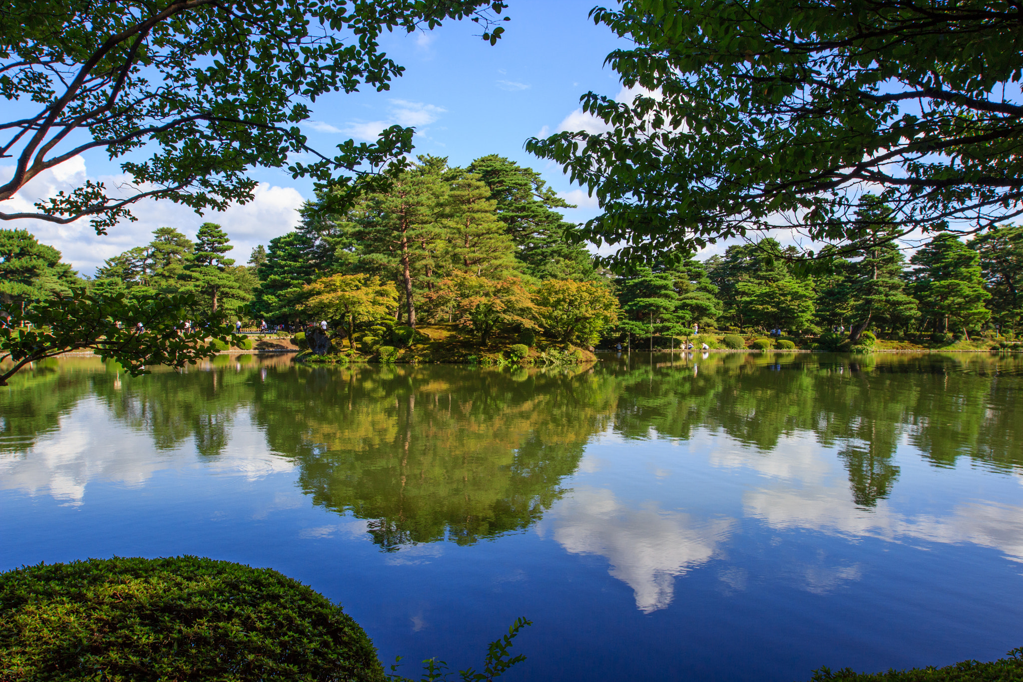 Canon EF 16-35mm F2.8L II USM sample photo. Reflet photography