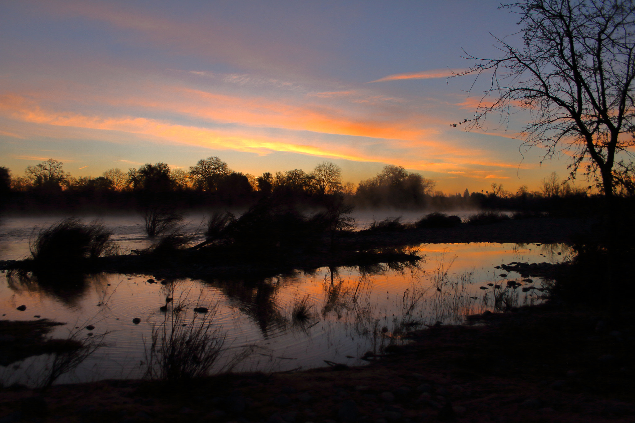 Canon EF-S 18-55mm F3.5-5.6 II sample photo. American river dawn photography