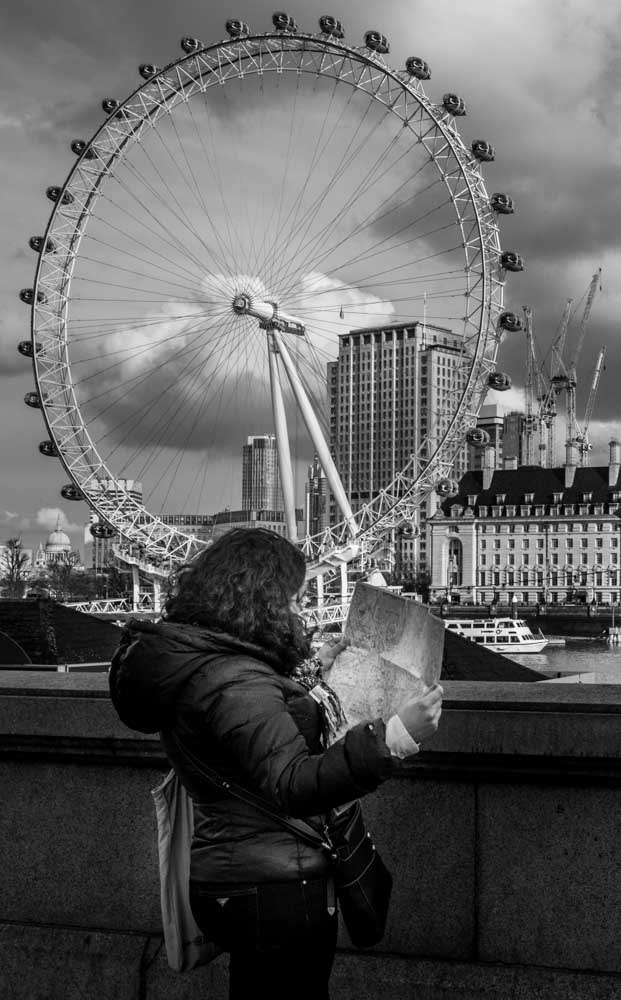 Fujifilm X-E2 + Fujifilm XF 27mm F2.8 sample photo. The london eye is around here somewhere. photography