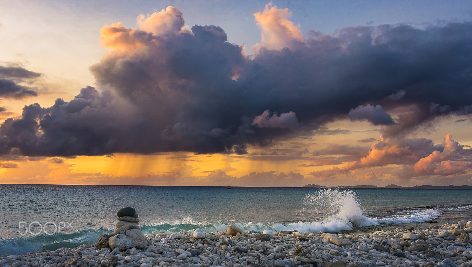 Sony ILCA-77M2 + Sigma 18-35mm F1.8 DC HSM Art sample photo. Rainy surf photography