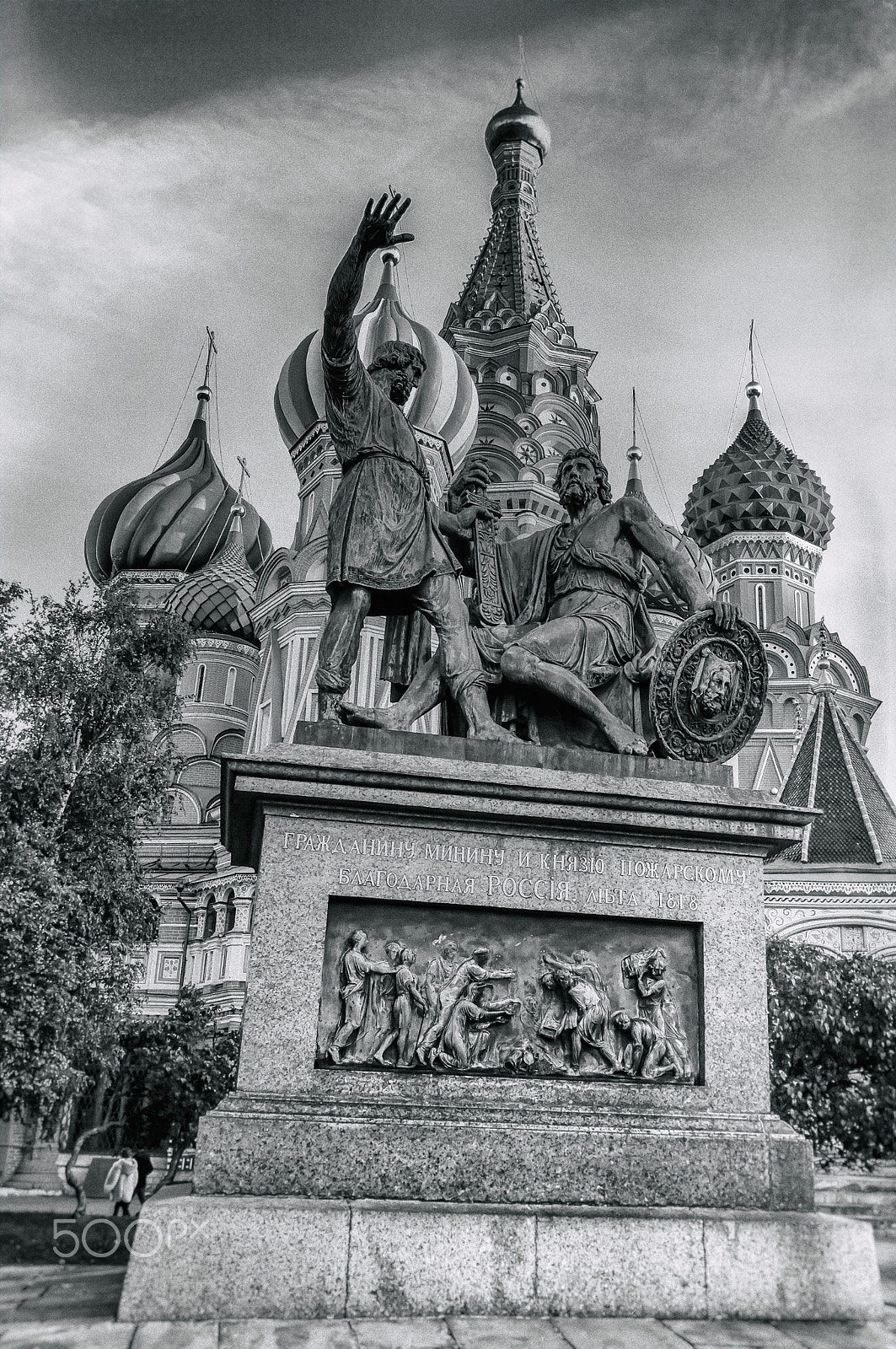 Fujifilm X-E2 + Fujifilm XF 18mm F2 R sample photo. Basils cathedral photography