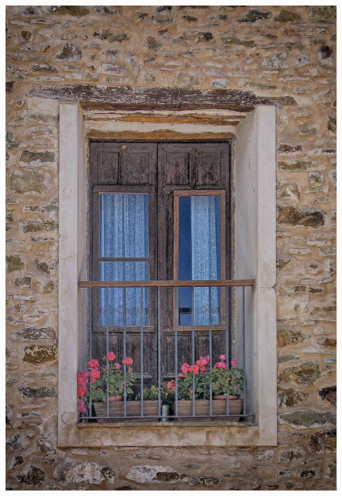 Canon DIGITAL IXUS 40 sample photo. Teruel - serie windows photography