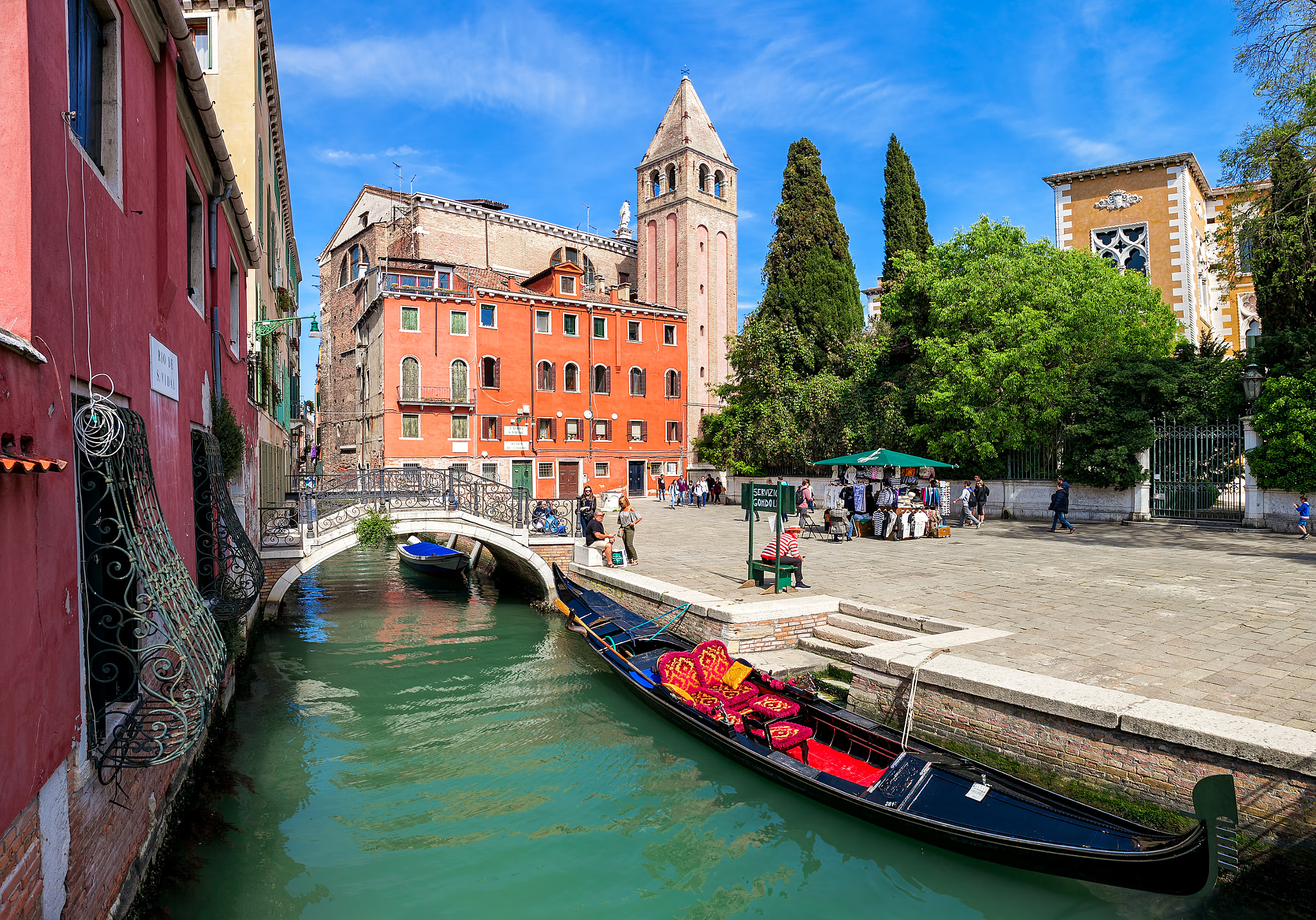 Canon EOS 5D Mark II + Canon EF 24mm F2.8 IS USM sample photo. Canal and small town square in venice, italy. photography