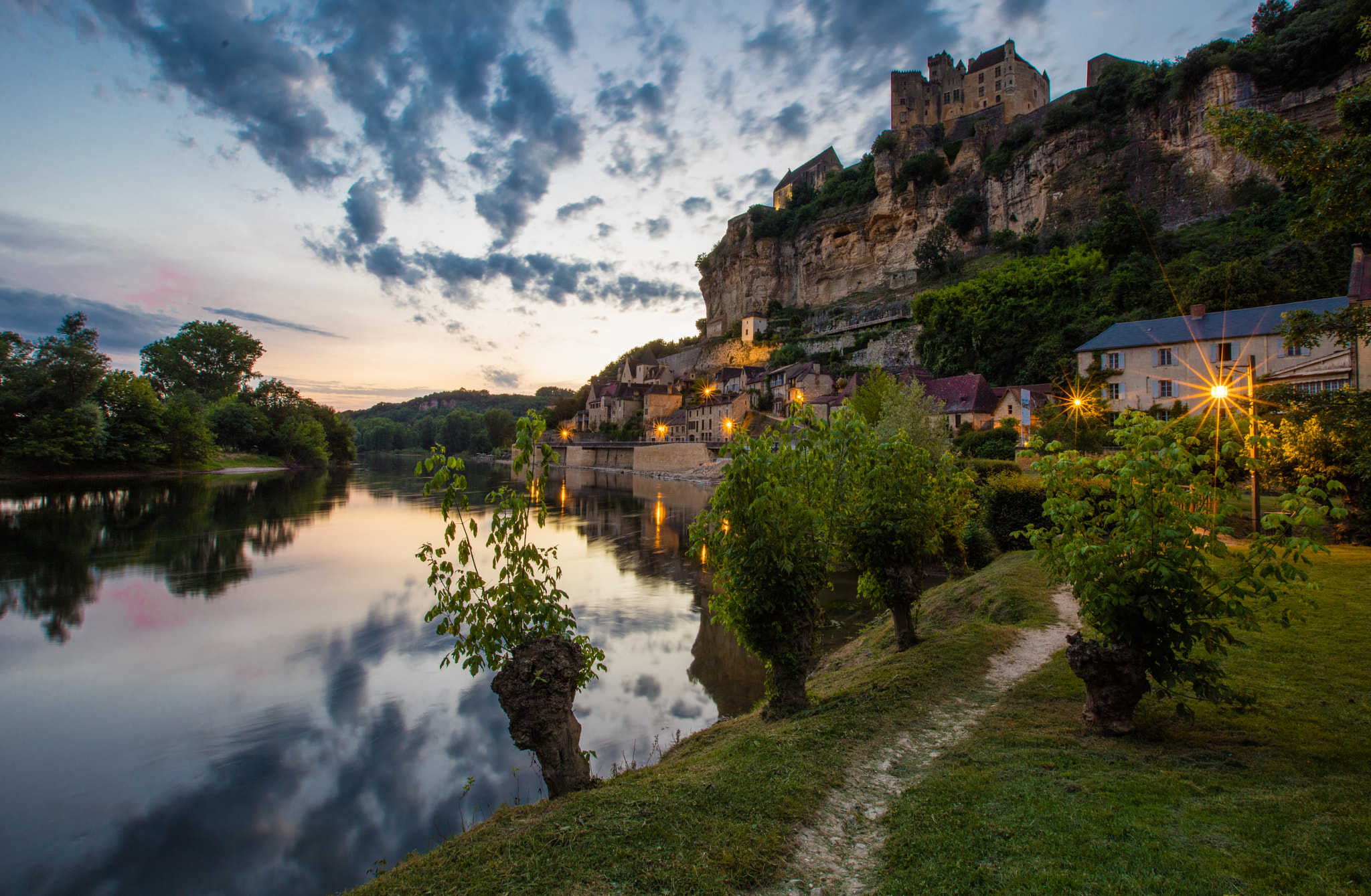 Canon EF 16-35mm F2.8L II USM sample photo. Beynac village at sunset photography