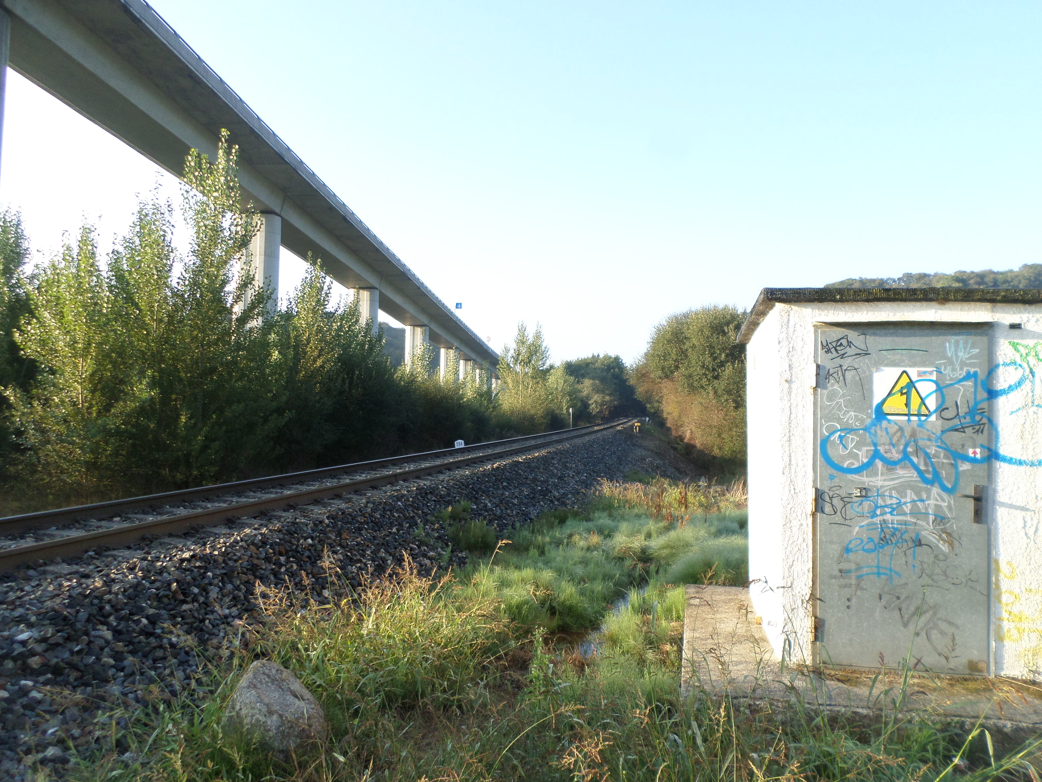 Samsung DV150F/DV151F/DV155F sample photo. Rails photography
