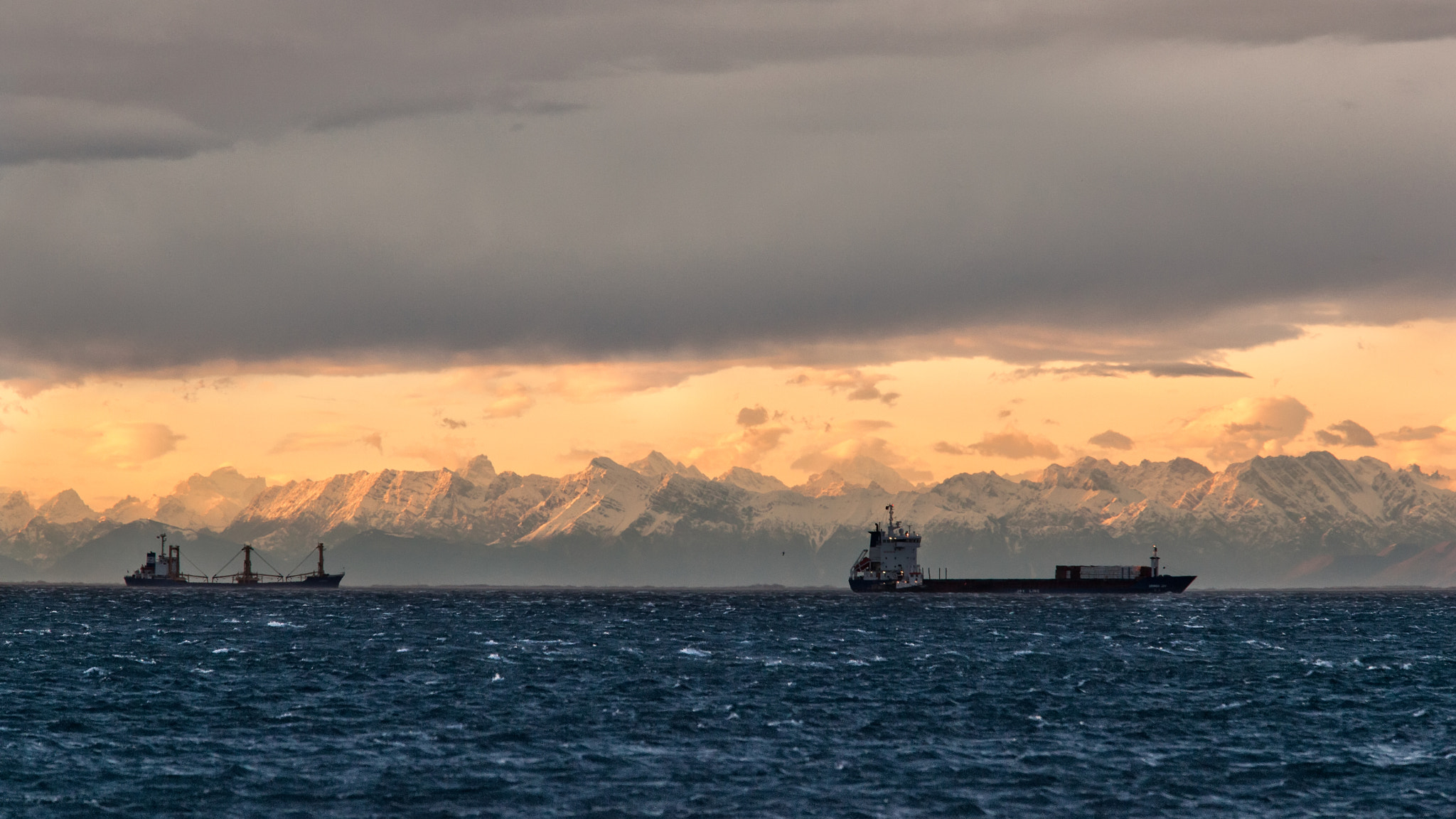 Canon EOS 5D Mark II + Canon EF 70-200mm F2.8L USM sample photo. Blowing bora. trieste italy photography