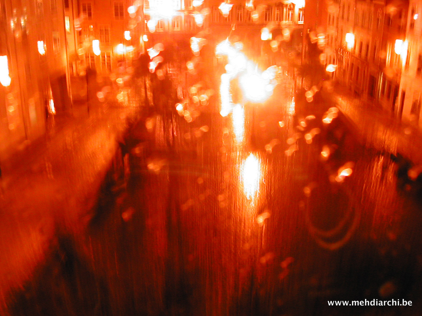 Nikon E775 sample photo. The falling photography
