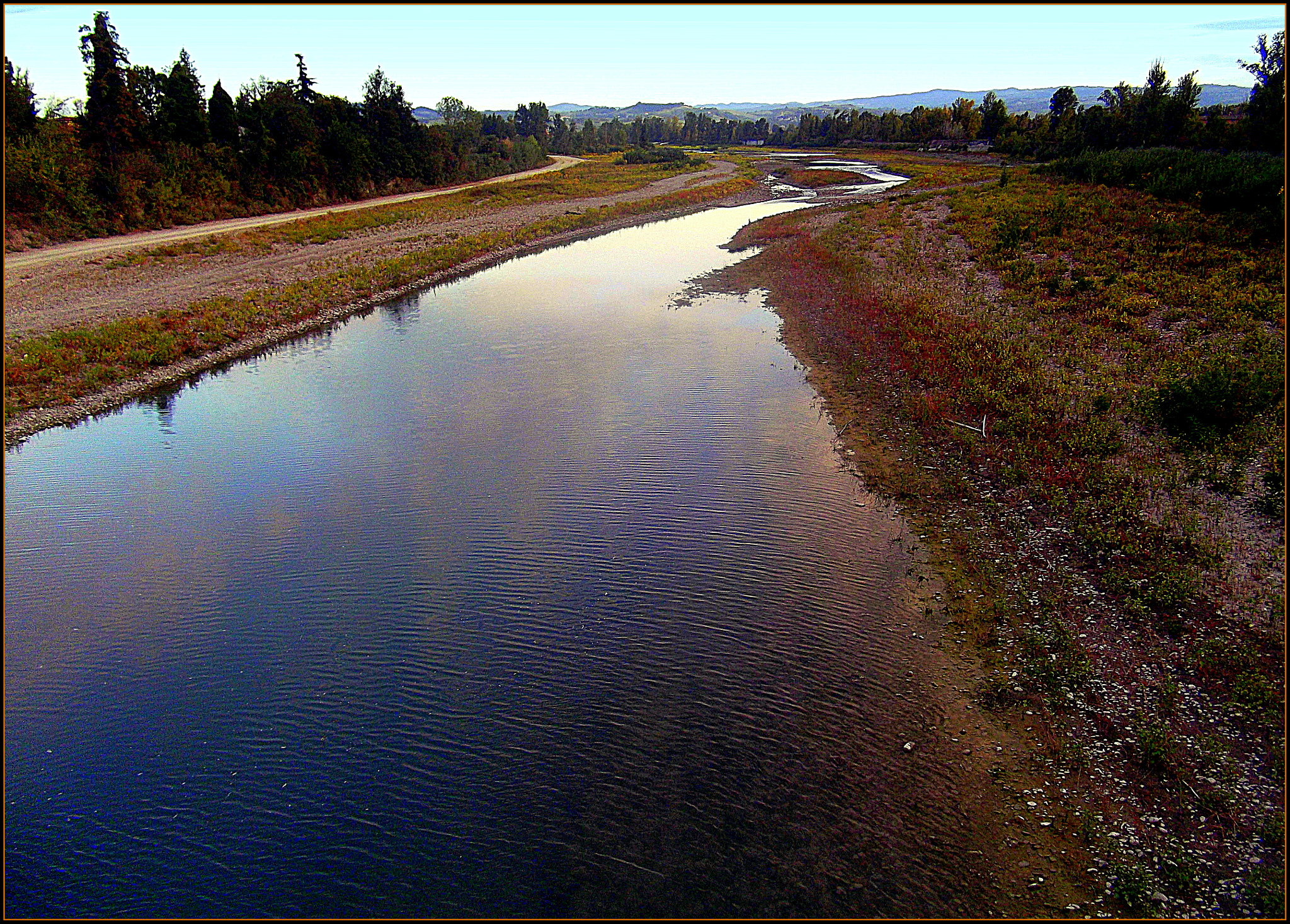 Fujifilm FinePix JX250 sample photo. Paesaggio autunnale sul fiume panaro. photography