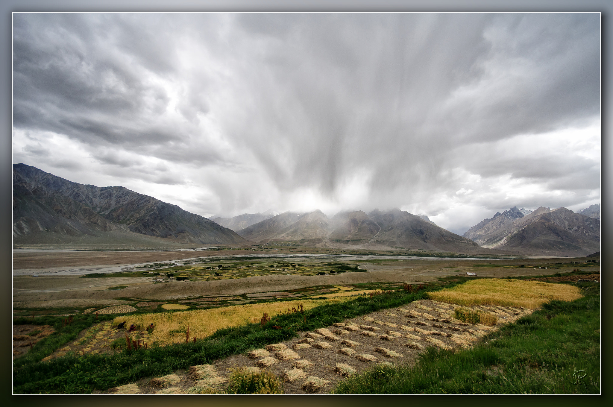 Sigma 10-20mm F4-5.6 EX DC HSM sample photo. Shower over karsha photography