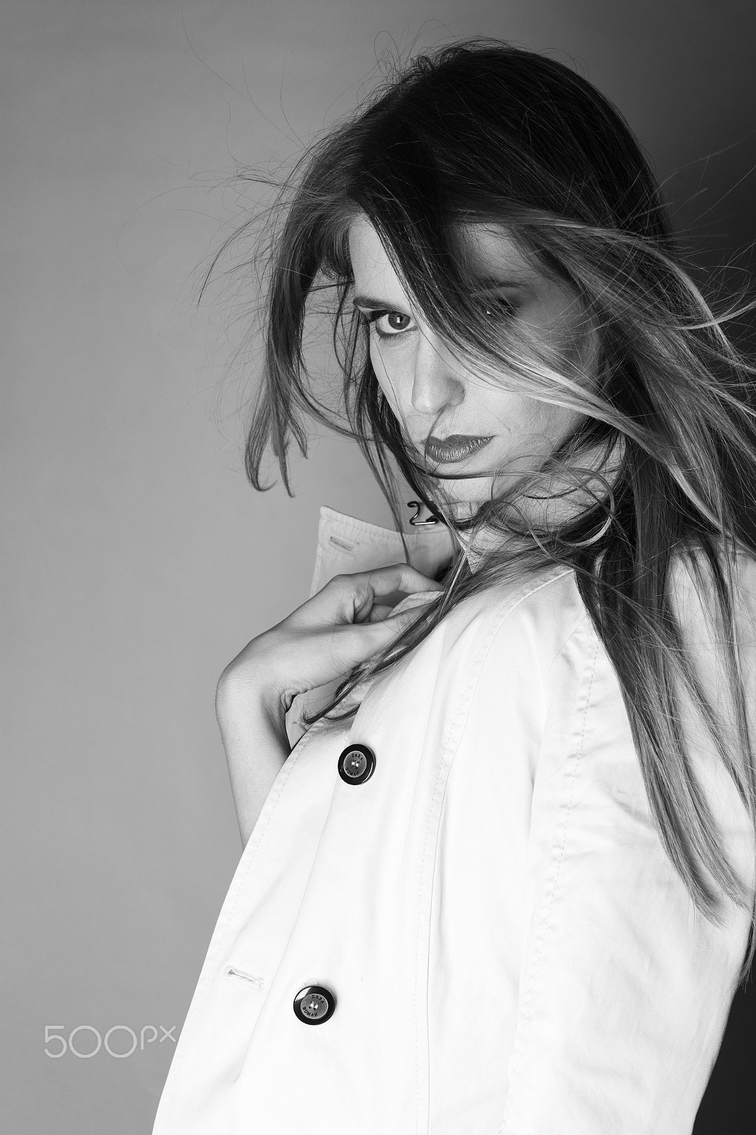 Canon EOS 600D (Rebel EOS T3i / EOS Kiss X5) + Canon EF 40mm F2.8 STM sample photo. Jade for burberry photography