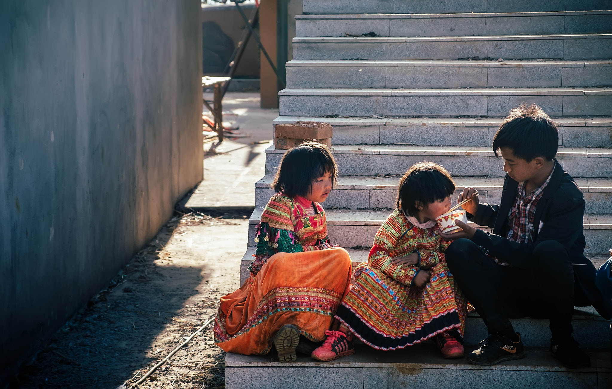 Fujifilm X-Pro1 + Fujifilm XF 18-55mm F2.8-4 R LM OIS sample photo. Brother as a father photography