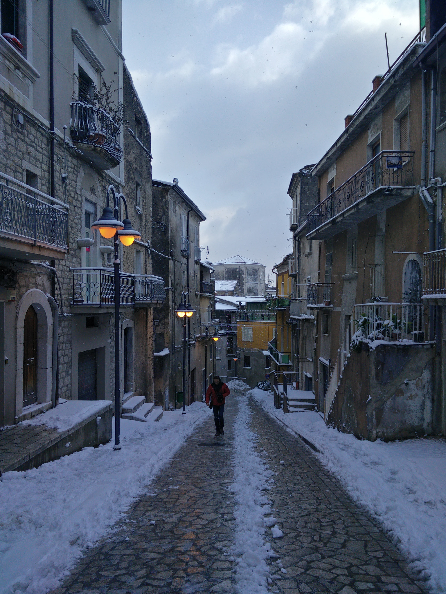 OPPO Find7 sample photo. Italian village&snow photography