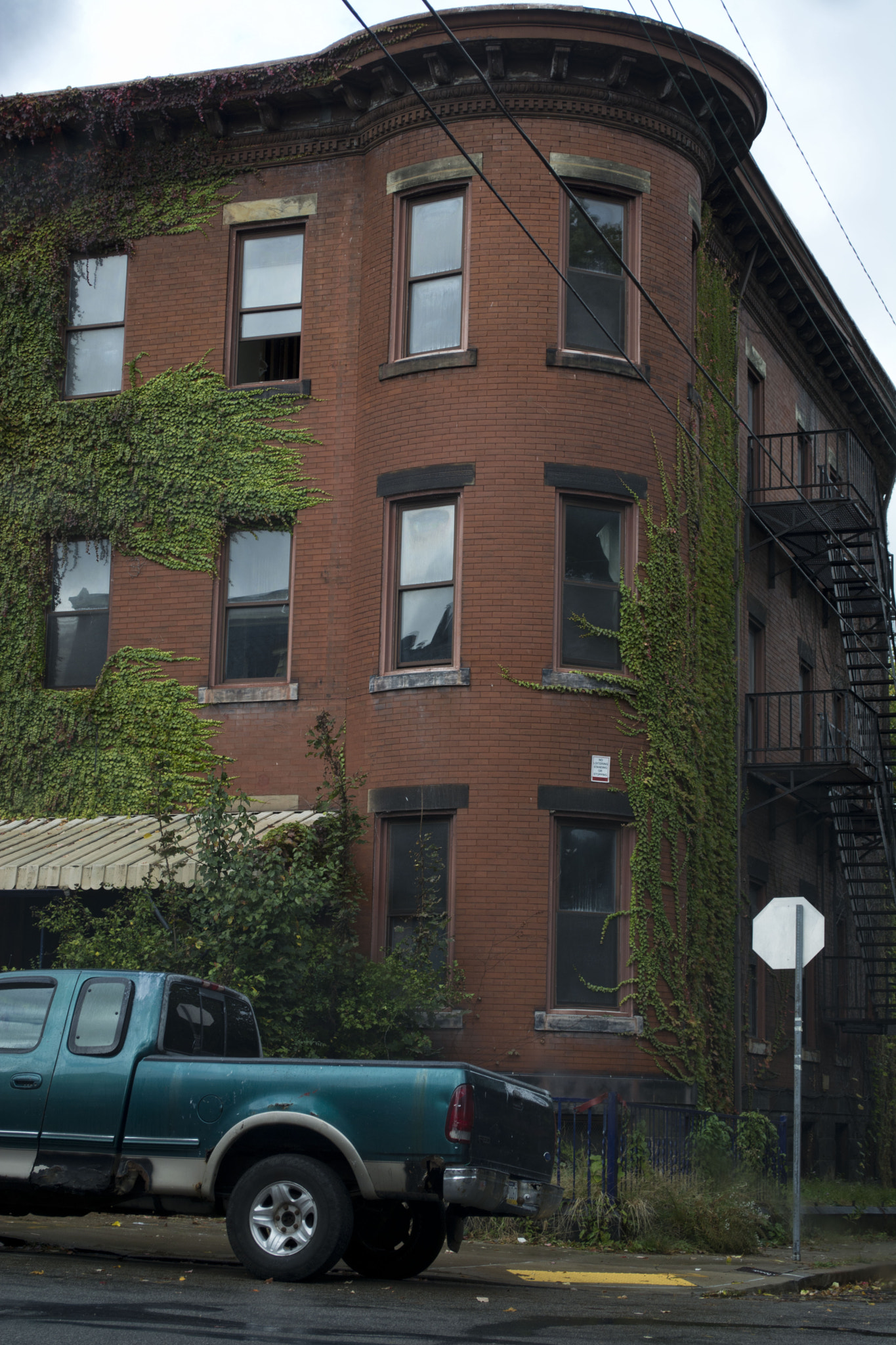 AF Zoom-Nikkor 24-50mm f/3.3-4.5 sample photo. Northside photography