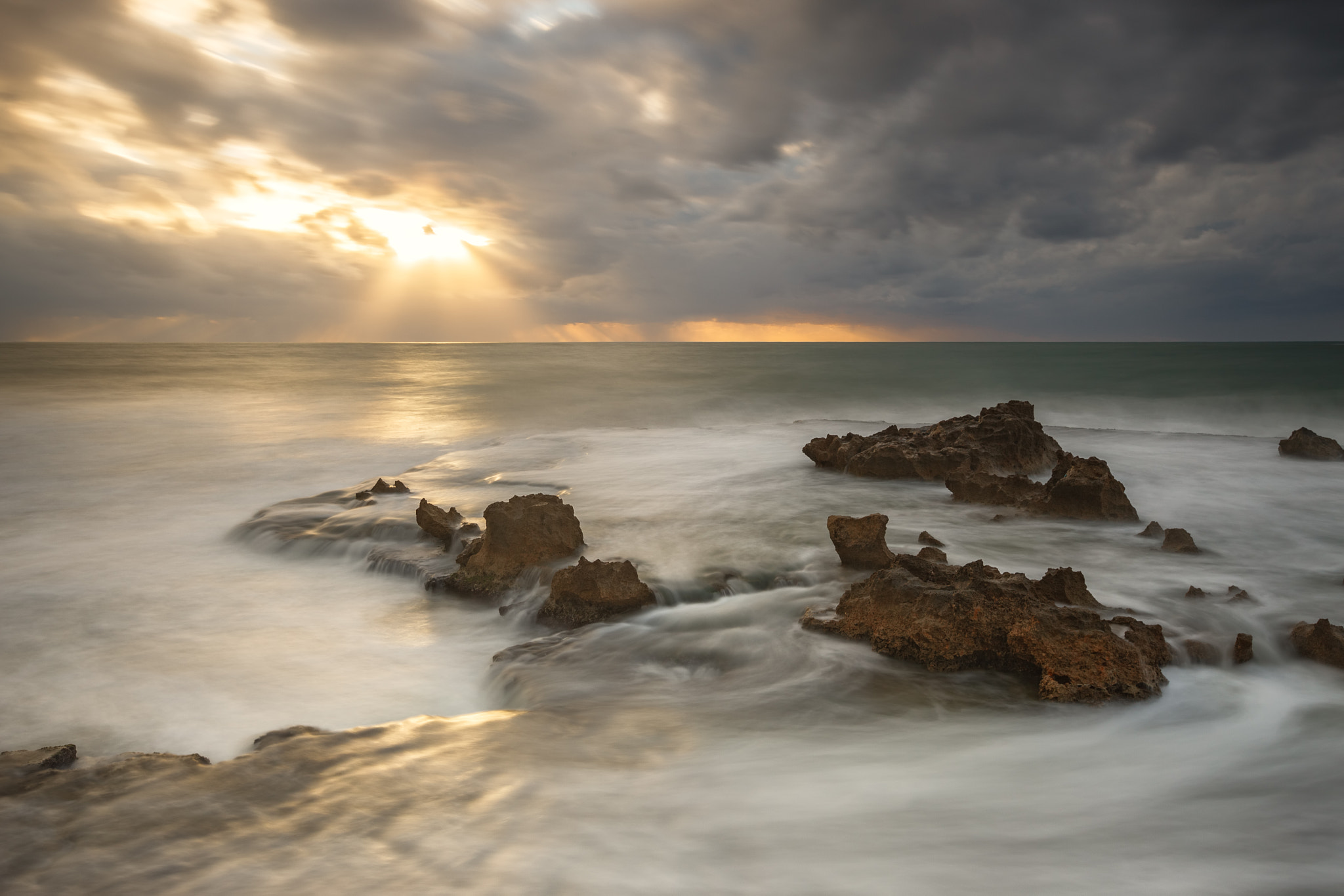 Canon EOS-1Ds Mark III sample photo. Mediterranean sea photography