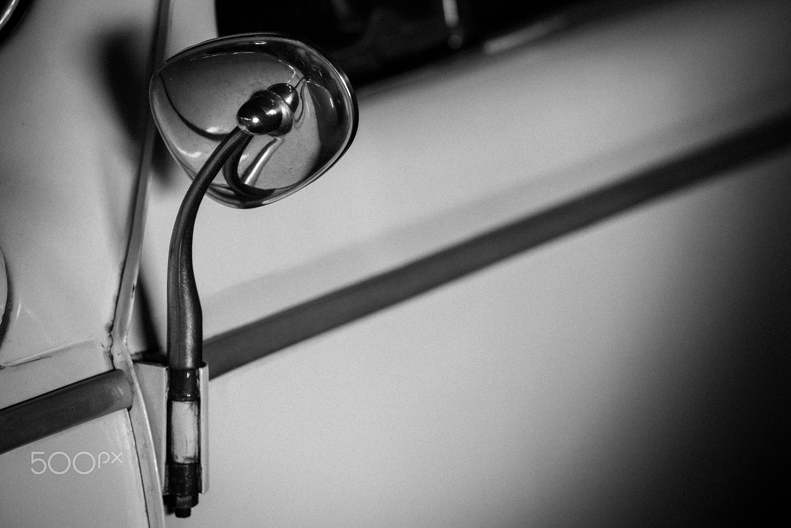 Nikon AF-Nikkor 80-200mm F2.8D ED sample photo. Museum of vintage cars photography