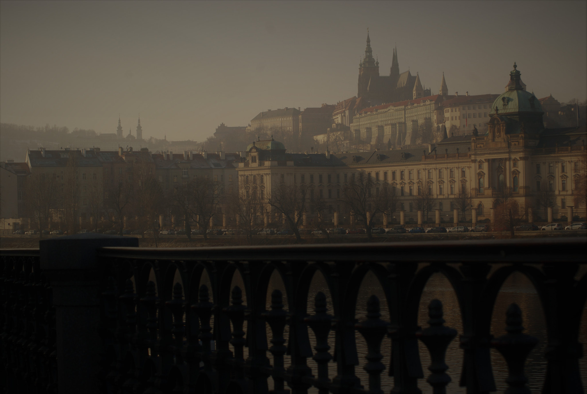 Sony Alpha DSLR-A390 + Sony DT 55-200mm F4-5.6 SAM sample photo. Prague castle photography