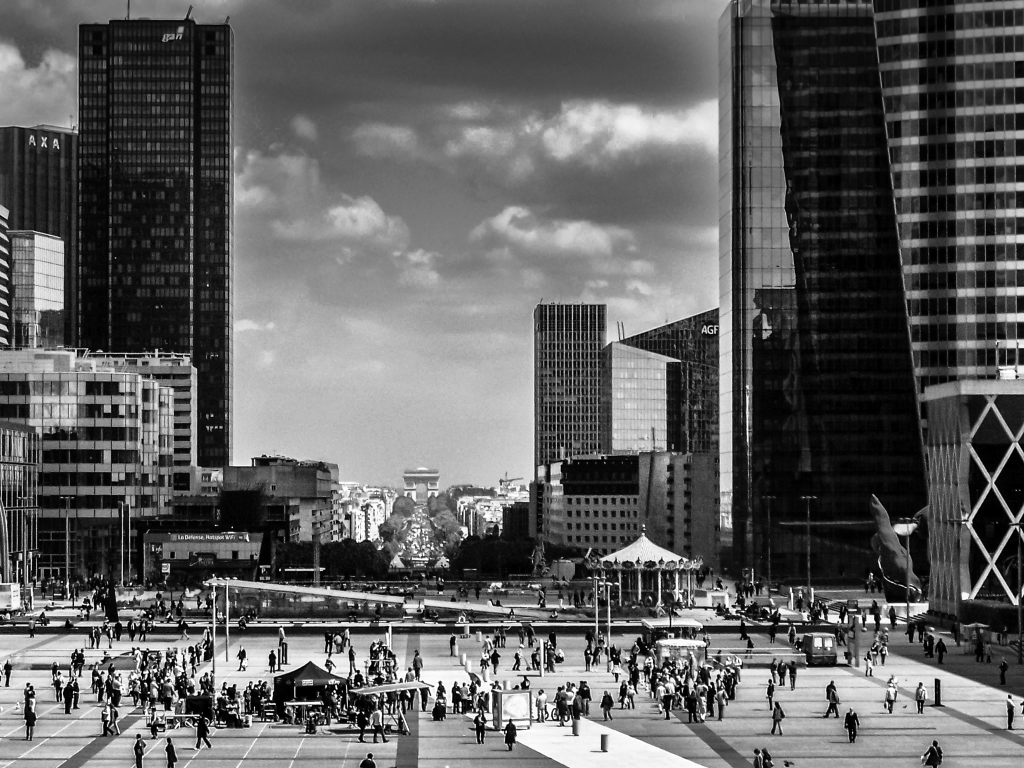Kodak CX7525 ZOOM DIGITAL CAMERA sample photo. La défense photography