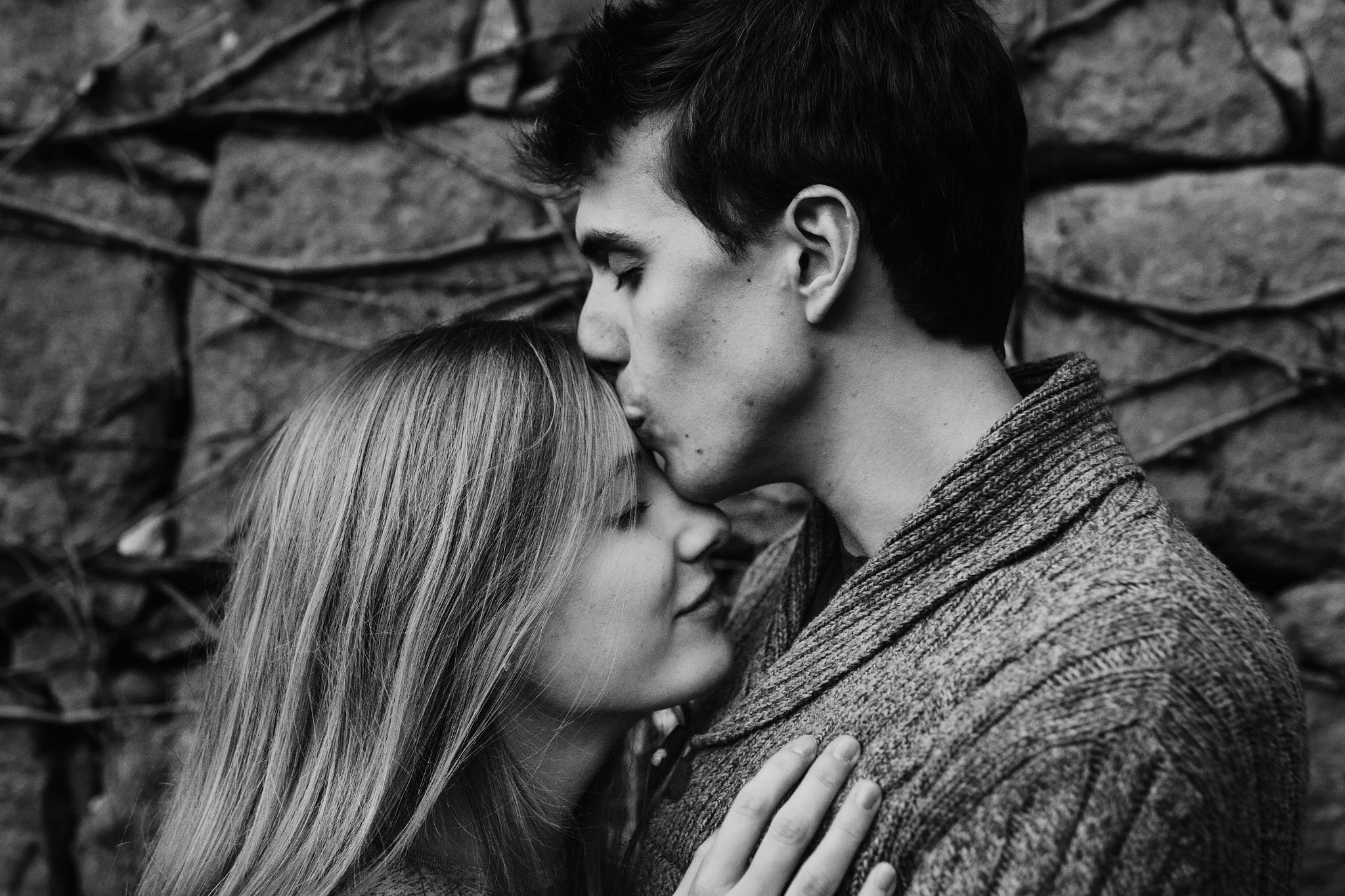 Canon EOS 70D + Sigma 35mm F1.4 DG HSM Art sample photo. The kiss photography