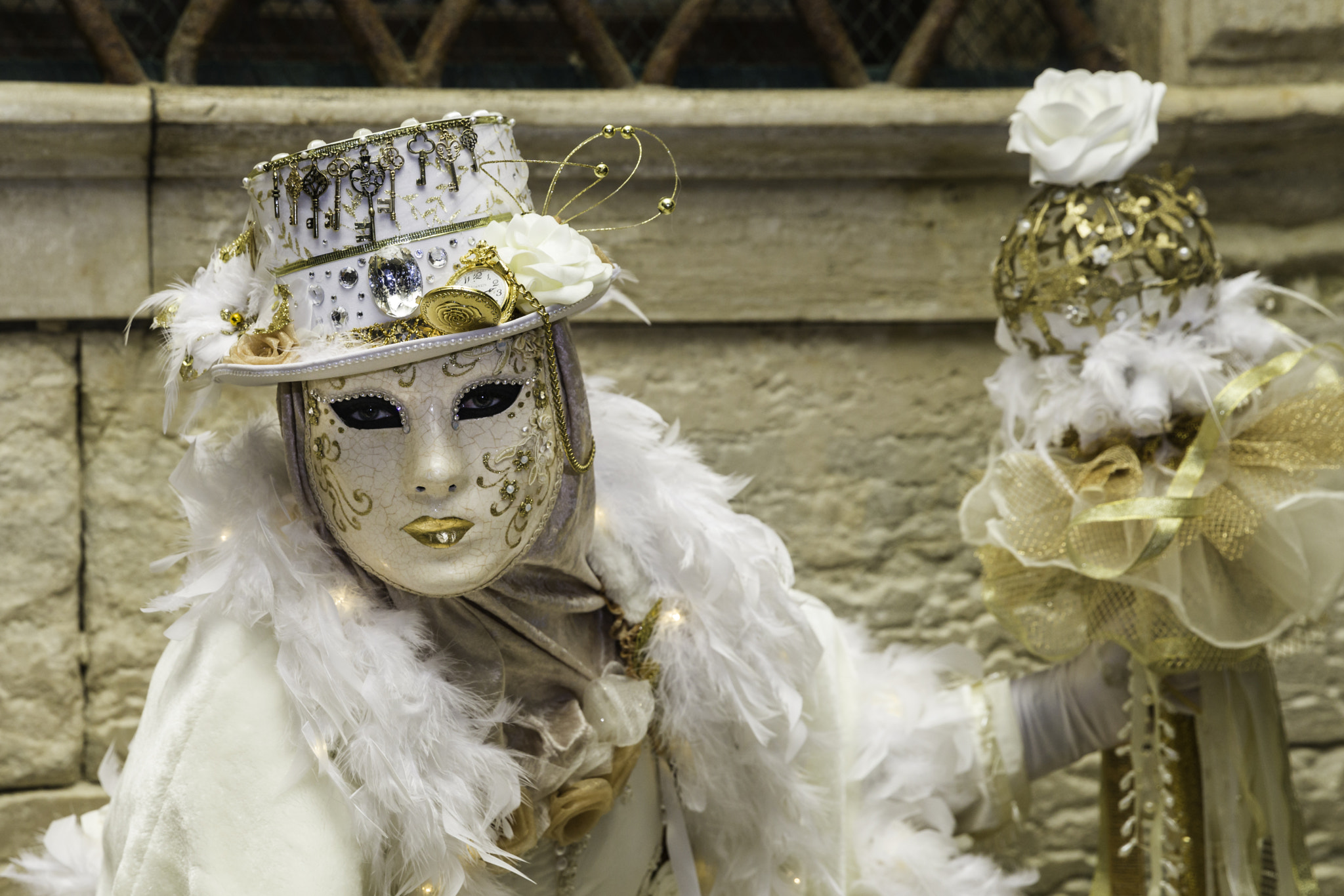 Canon EF 24-70mm F2.8L II USM sample photo. Venetian gold: masked performer at venice carnival photography