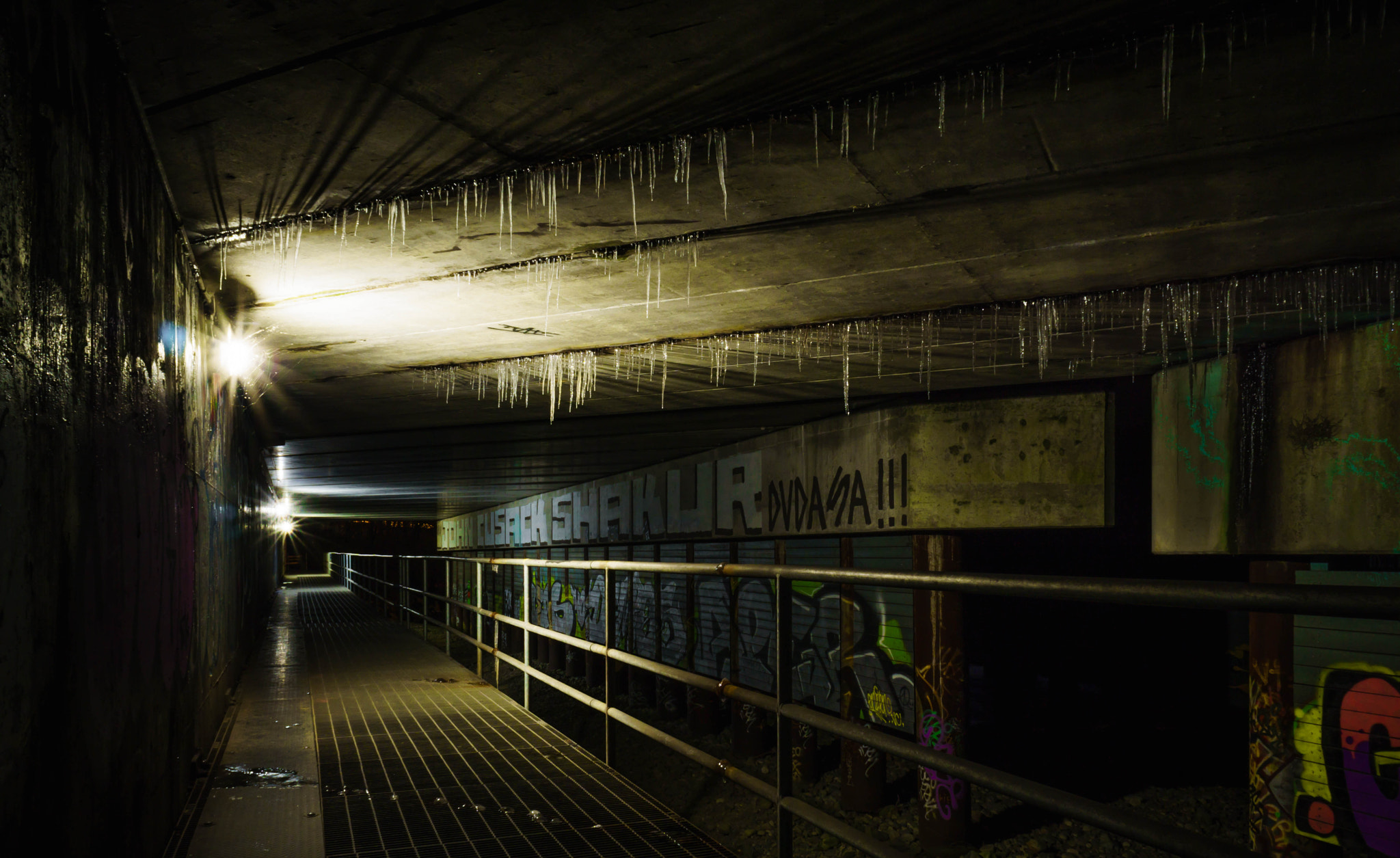 Sony a6000 + Sony E 16mm F2.8 sample photo. Under the trains photography