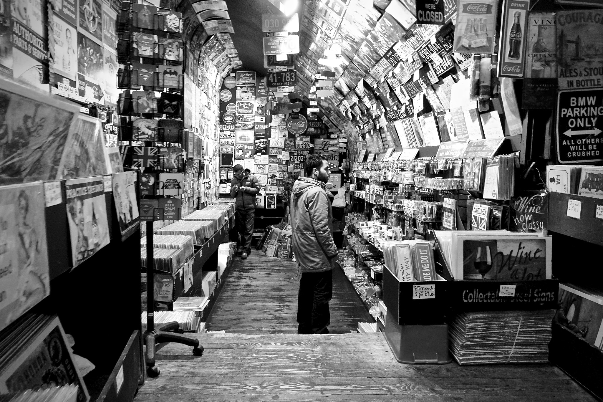 Sony Cyber-shot DSC-RX100 IV + Sony 24-70mm F1.8-2.8 sample photo. Camden market, camden town, london, uk. photography