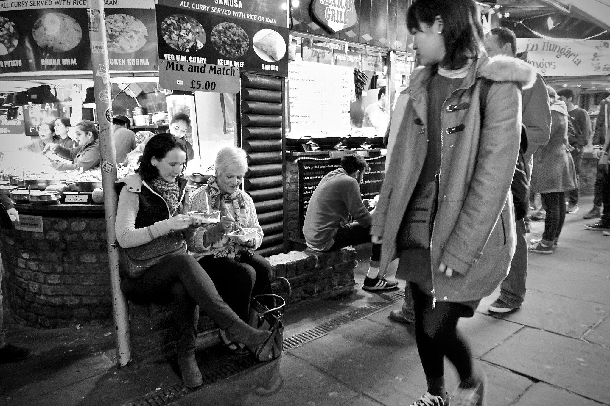 Sony Cyber-shot DSC-RX100 IV + Sony 24-70mm F1.8-2.8 sample photo. Camden market, camden town, london, uk. photography