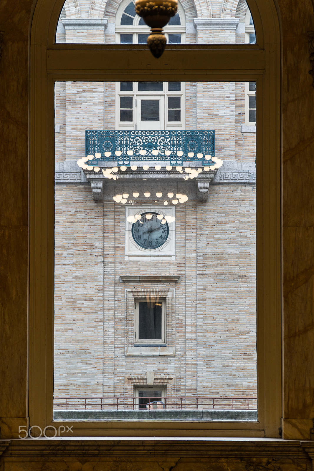 Sony E PZ 18-105mm F4 G OSS sample photo. Chandelier in the window photography