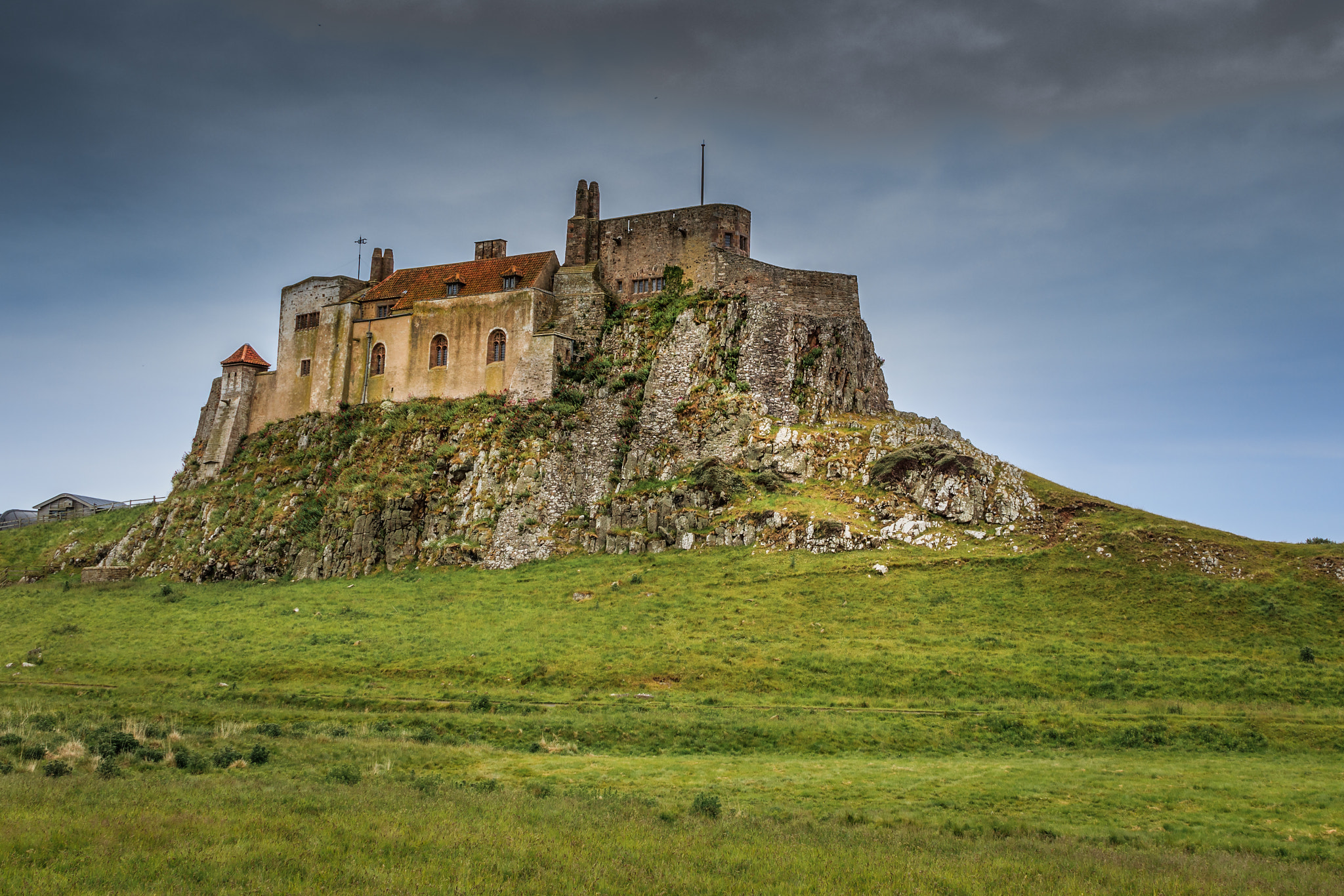 Canon EF-S 18-200mm F3.5-5.6 IS sample photo. Lindisfarne castle, holy island photography