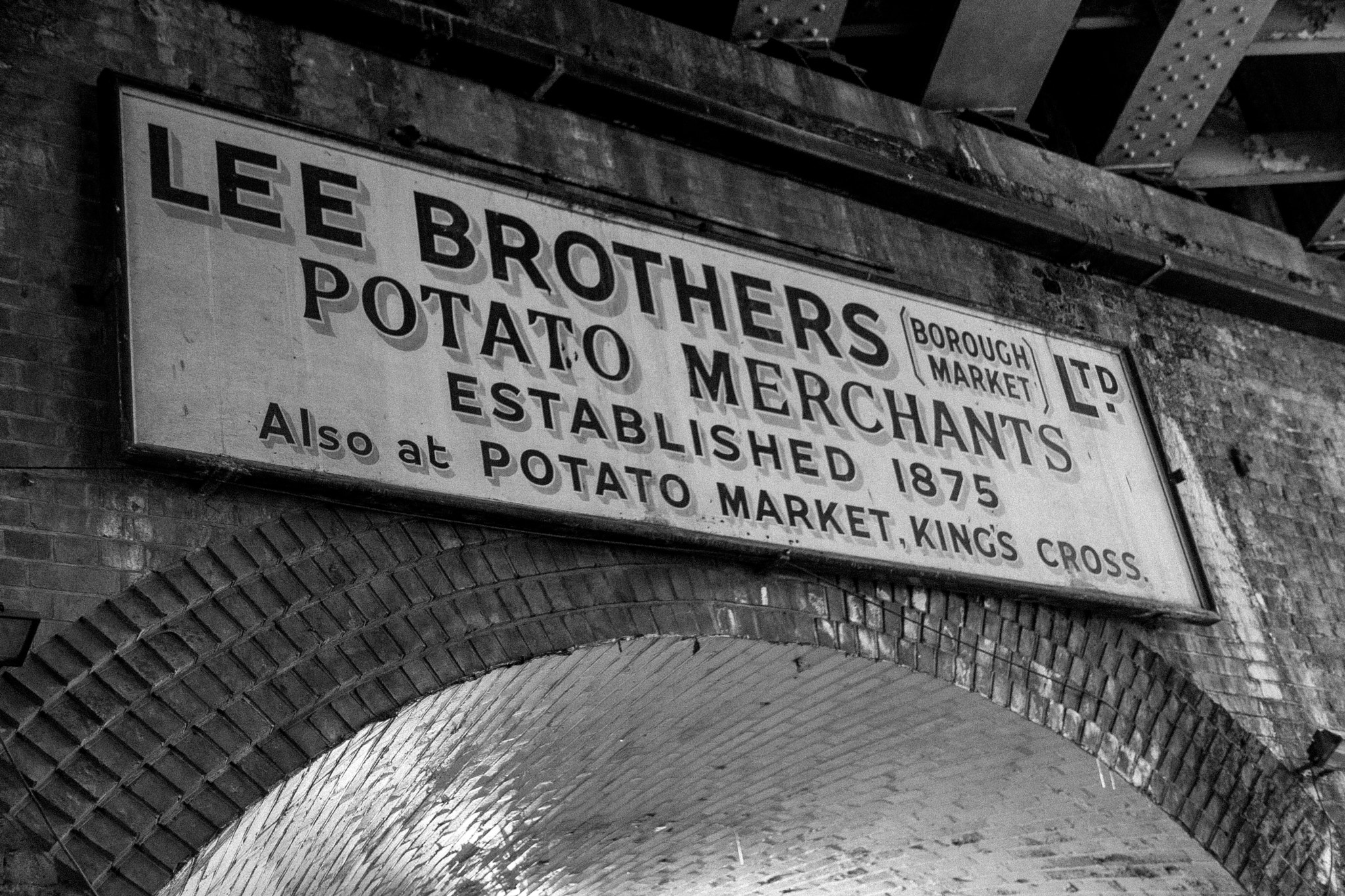 Canon EF-S 17-55mm F2.8 IS USM sample photo. Lee brothers potato merchants photography
