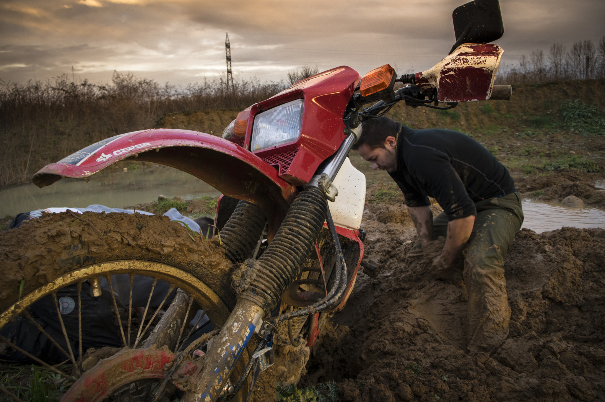 Pentax K-3 II sample photo. Yamaha xt600 2kf in the mud. photography