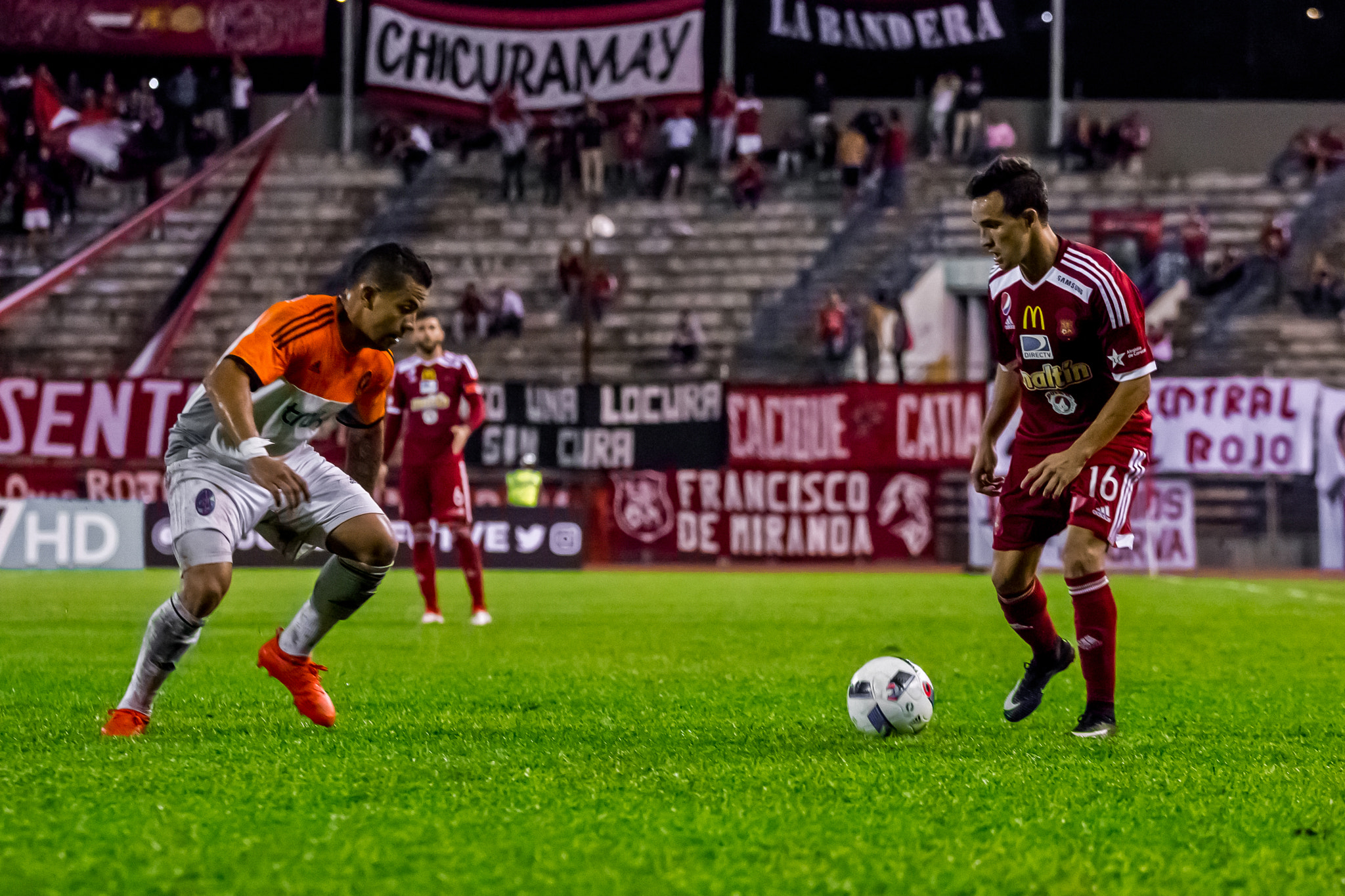 Canon EOS 550D (EOS Rebel T2i / EOS Kiss X4) + Canon EF 70-200mm F4L USM sample photo. Caracas fc 1-0 deportivo la guaira photography