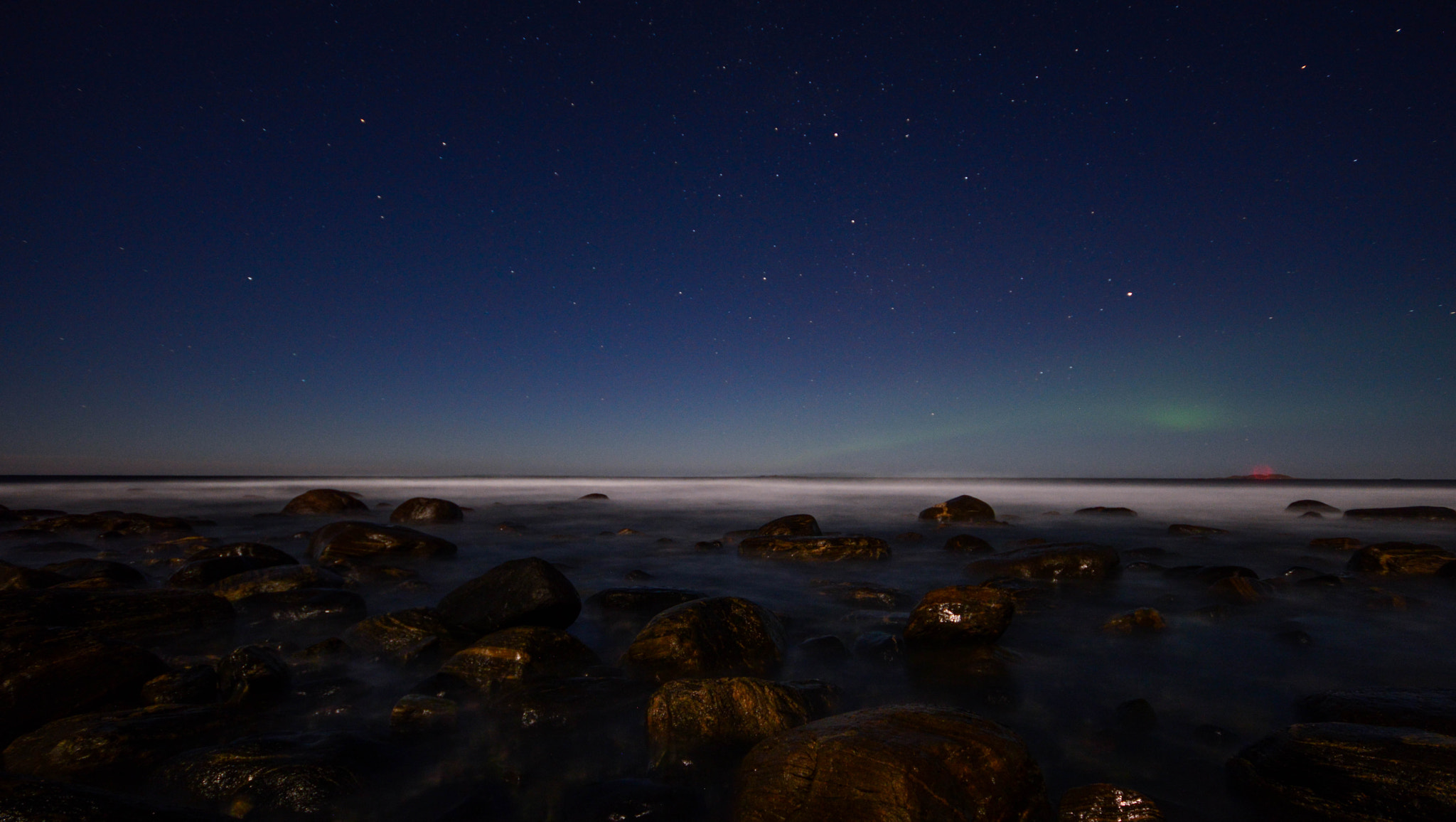 Sigma 10-20mm F4-5.6 EX DC HSM sample photo. Rocks in the water photography